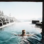G12 - Mountain Luxury Ζέεφελντ