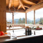 G12 - Mountain Luxury *