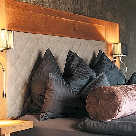 G12 - Mountain Luxury By Peak Chalet *