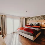 G12 - Mountain Luxury ゼーフェルト・イン・チロル
